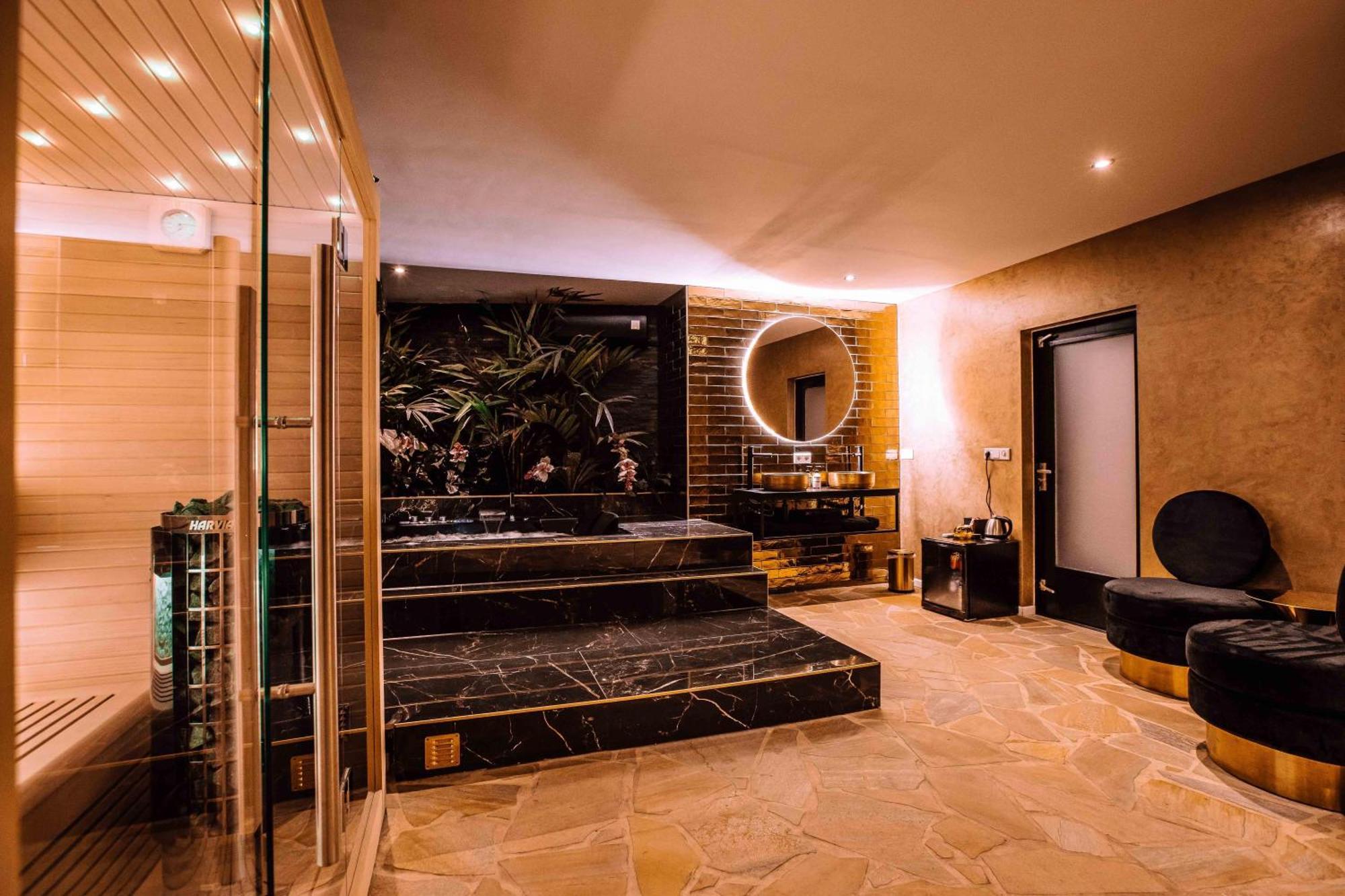 B&B Spa Goud 提耳堡 外观 照片